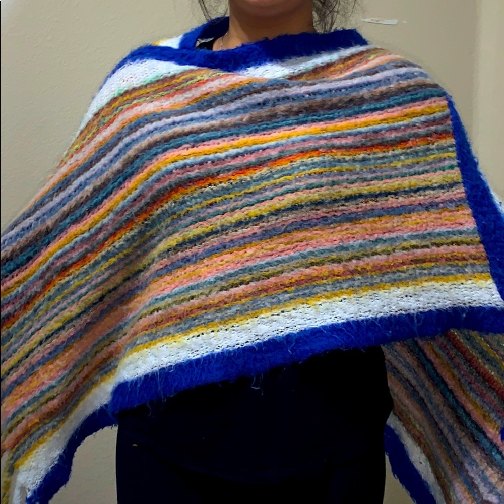 Poncho - Picture 2 of 2